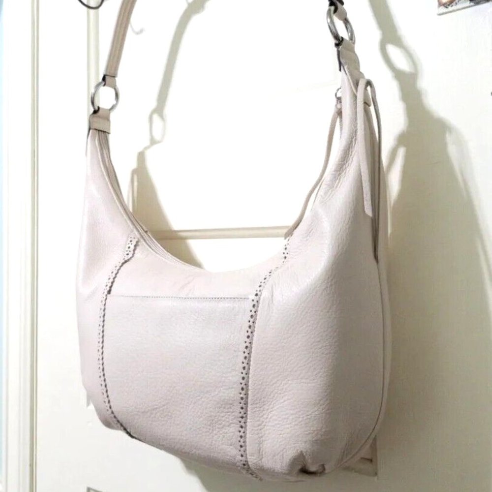 NEW Stone Mountain Cream 100% Leather Small Crescent Shoulder Bag Purse Top Zip